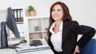 9 نصائح للتغلب على آثار الجلوس طويلًا في العمل