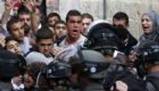 المستوطنون يجددون اقتحام الأقصى واستهداف صيادي العصافير بغزة