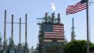 الخام الأمريكي يتراجع بفعل زيادة المخزونات.. وبرنت يستقر