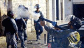 المستوطنون يجددون اقتحام الأقصى وحملة اعتقالات بالضفة