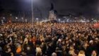 المئات يغادرون سريعًا تجمعًا في وسط باريس والسبب مجهول