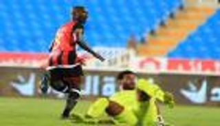 الرائد يكسر الوحدة ويحقق فوزه الأول بالدوري السعودي