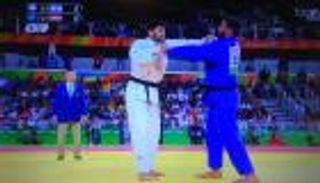 لاعب جودو مصري يخسر من إسرائيلي ويرفض مصافحته