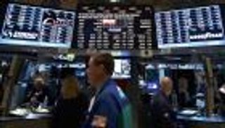 الأسهم الأمريكية ترتد عن خسائرها الأولية وتغلق مرتفعة