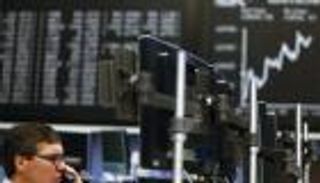 توقعات ثبات أسعار الفائدة تصعد بالمؤشرات الأوروبية صباحا