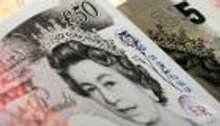 الإسترليني يرتفع بعد قرار إبقاء الفائدة دون تغيير