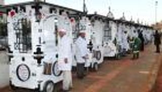 بالصور.. الدار البيضاء تصبغ لونها على عربات الباعة الجائلين