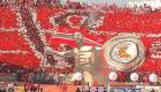 جماهير الوداد المغربي تهاجم رئيس ناديها بسبب