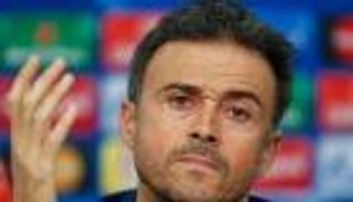 إنريكي يُحذِّر لاعبي برشلونة