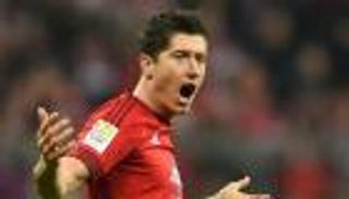 بالفيديو.. رعونة ليفاندوفسكي تضيع هدفا محققا للبايرن أمام شالكه