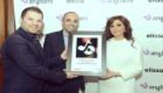 إليسا تتصدر تطبيق 