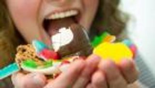 نوبات الأكل المنتظمة تنذر باضطراب 