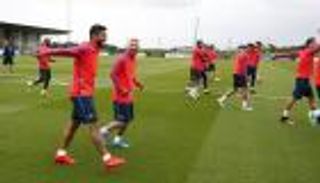 ميسي يخطف الأنظار في سانت جورج بارك