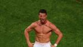 سبب طبي يمنع رونالدو من عمل "وشم"