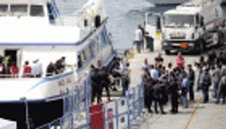 منظمات إغاثة تحث على وقف إعادة المهاجرين لتركيا