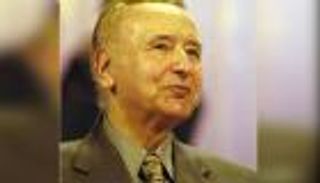 وفاة المغني التونسي محمد أحمد عن عمر ناهز 86 عامًا