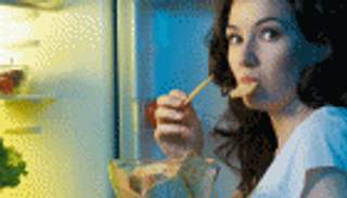 تجنبي الطعام ليلا للوقاية من سرطان الثدي