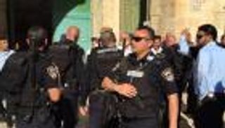 اقتحام واسع للمستوطنين يوتر أجواء الأقصى