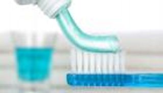 تعرف على عيوب وأضرار معجون أسنان الأطفال