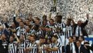 لاعبو يوفنتوس ينتظرون التتويج بالدوري أمام التلفزيون