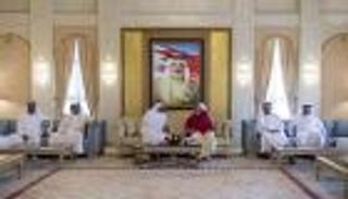 محمد بن زايد يبحث مع ملك البحرين تعزيز التعاون