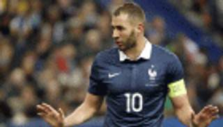 ديشامب يؤجل حسم مصير بنزيما من الانضمام لمنتخب فرنسا 