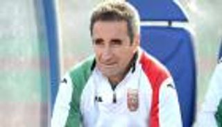 مدرب مولودية الجزائر ينفي وجود مشكلة مع قاراوي