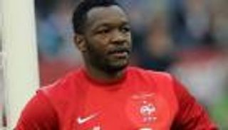 كريستال بالاس يضم أفضل حارس في الدوري الفرنسي