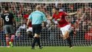 مانشستر إبراهيموفيتش يواصل انطلاقته القوية بالبريميرليج