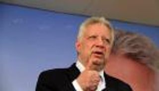 رئيس الزمالك: متفائل بالتجربة المصرية.. و"البلد أحق بالدولار"