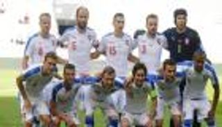 نجم التشيك يبدي إعجابه بالتيكي تاكا ويحذر دل بوسكي 