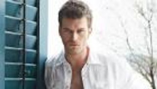 "مهند" التركي لا يزال يشعر بالألم ويخضع لجراحة في الركبة