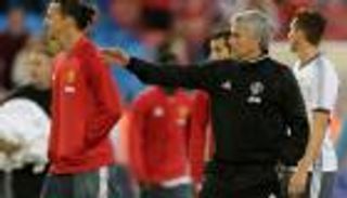 الدوري الإنجليزي يقترب من رقم قياسي في الصفقات