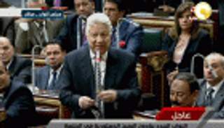 بالفيديو: رئيس نادي الزمالك يربك البرلمان المصري بسبب 