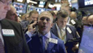 مؤشرات الأسهم الأمريكية تنهي الجلسة والأسبوع على تباين