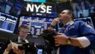 الأسهم الأمريكية تتراجع بقيادة السلع الاستهلاكية والرعاية الصحية