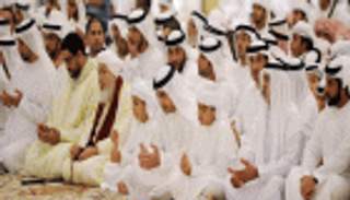 فيديو.. عبد الله بن زايد يشهد أمسية