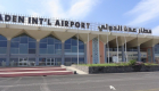 بالفيديو.. قتلى وجرحى في تفجير انتحاري بالقرب من مطار عدن الدولي