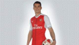 تشاكا أول صفقات أرسنال الصيفية