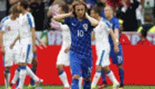 13 لاعبا يترشحون لجائزة أفضل لاعب بالدور الأول لليورو