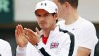 أندي موراي يحمل العلم البريطاني في افتتاح أوليمبياد ريو