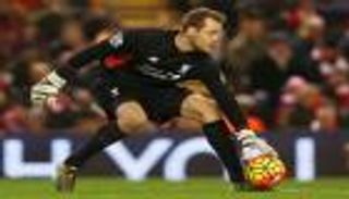 فيديو.. أخطاء مينيوليه تهدد مسيرة ليفربول