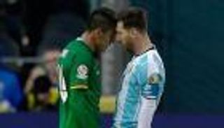 بالفيديو.. كامبوس يستدرج ميسي لمناوشة معتادة أمام بوليفيا