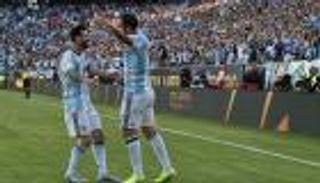 هيجواين ينهي صداقته مع النحس بهدفين في شباك فنزويلا