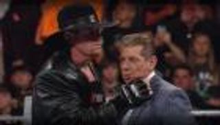 بالفيديو: أندرتيكر يحذر ماكمان بإسالة دماء نجله