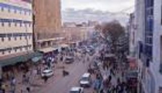 مقديشو .. الدفع بالهواتف يعوض قلة البنوك وغياب الأمن