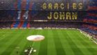 بالفيديو.. جماهير برشلونة تودع كرويف بـ