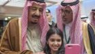 "سيلفي" ملكي على شرف فوز الجواد "كافلة"