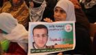 المحكمة الإسرائيلية ترفض النظر في السماح لعائلة القيق زيارته