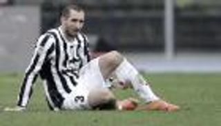 الإصابة تغيب كيليني يوفنتوس مجددًا